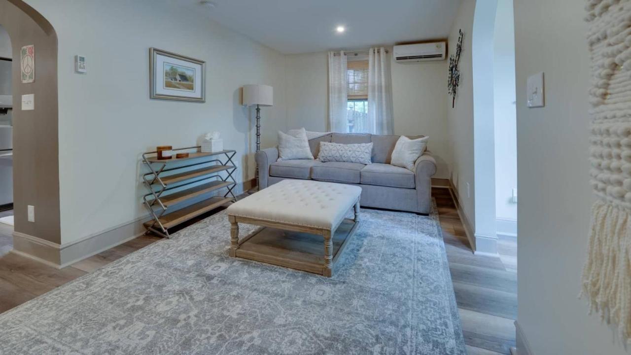 The Suite In A Historic Carriage House Kennett Square Buitenkant foto
